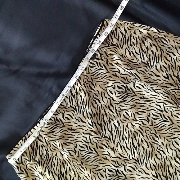 VINTAGE Worthington Animal Print Wrap Skirt - Picture 7 of 16